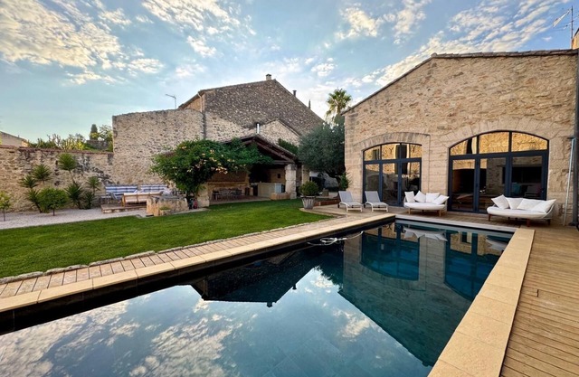 Gorgeous Fully Restored Villa with Pool, 20 Min From Beaches near Montpellier