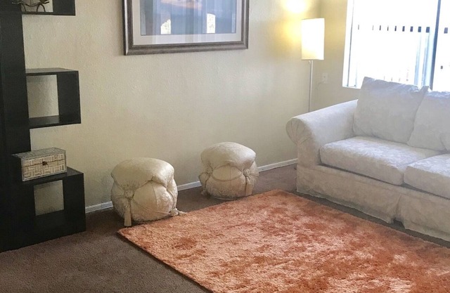 Gorgeous Garden Guest House in Best Area of Palmdale