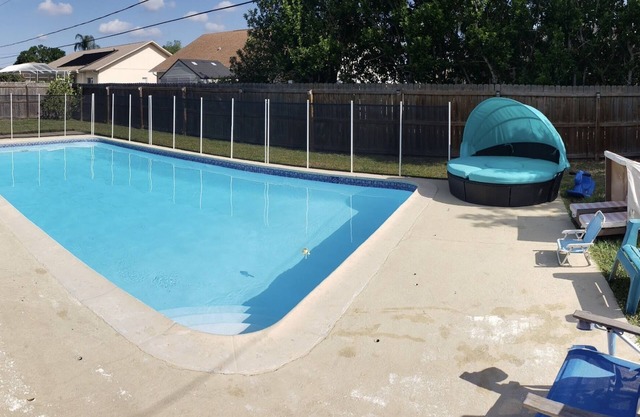 ★Gorgeous Golden Paradise Gem ★PRIVATE HEATED POOL*★GAME ROOM★FAST WIFI