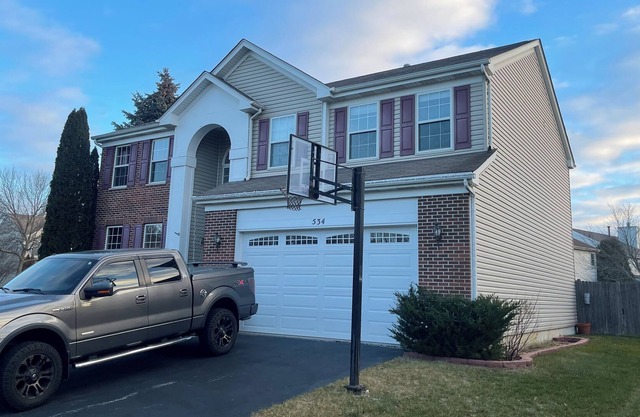 Gorgeous Home in a Quiet Neighborhood in Grayslake