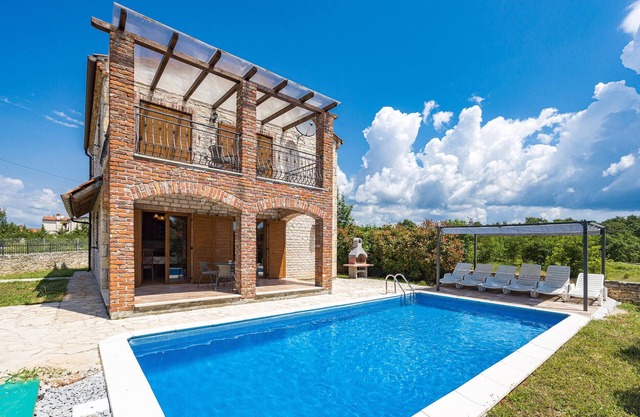 Gorgeous home in Cabrunici with WiFi