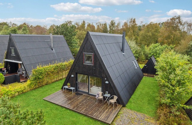 Gorgeous home in Farsø with kitchen