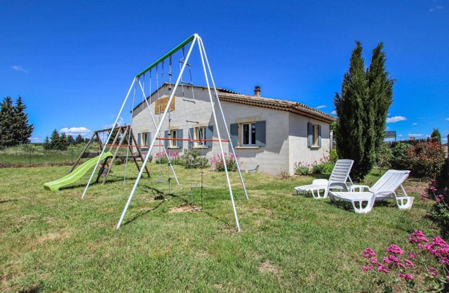 Gorgeous Home In Rochefort Du Gard With Kitchen