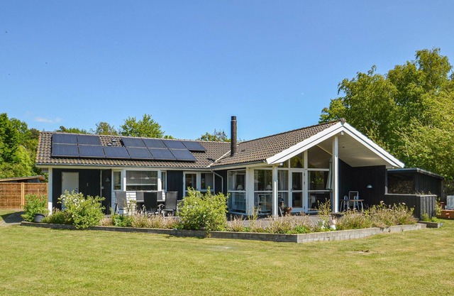 Gorgeous home in Gedser with WiFi