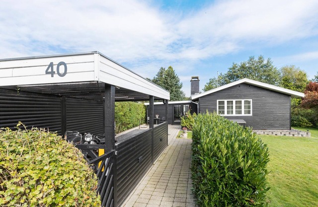 Gorgeous home in Hornslet with kitchen