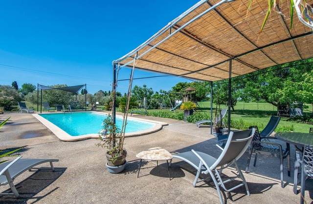 Gorgeous home in Moulès with WiFi