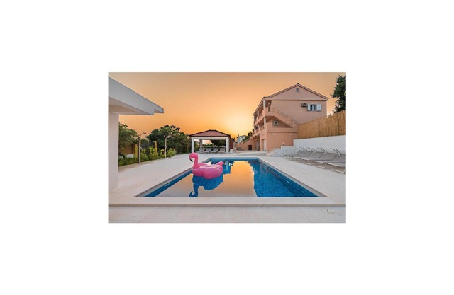Gorgeous home in Razanac