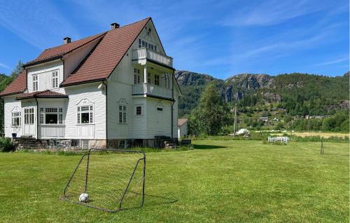 Gorgeous Home In Tonstad With Wifi