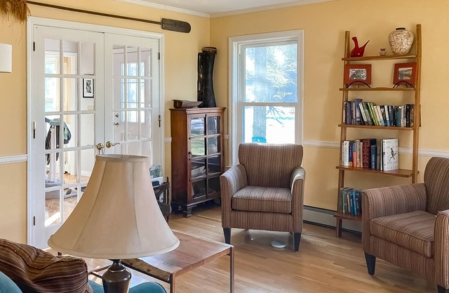 Gorgeous home with fireplace, furnished deck, enclosed yard, & washer/dryer