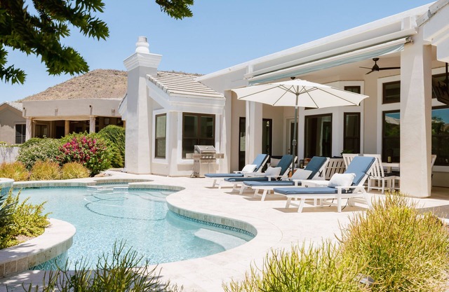 Gorgeous Lakefront Home with Infinity Pool & Hot Tub, Sleeps Up to 12