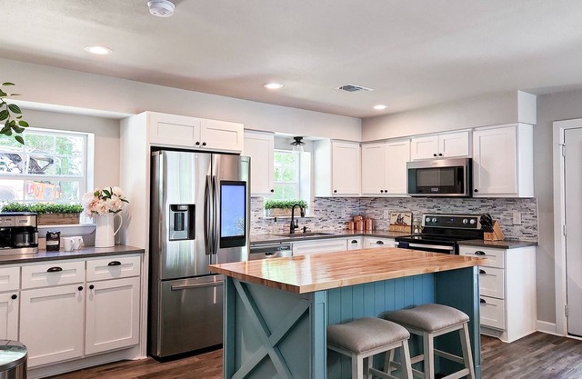 Gorgeous Lakeside Community on Lake Texoma with Lake Access and Boat Ramp