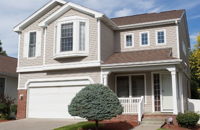 Gorgeous Large Family Home in Omaha for 10 guests