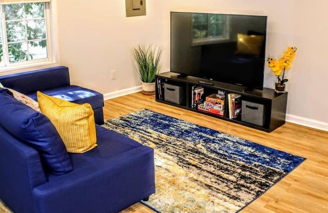 😍GORGEOUS Midtown Getaway..PARK 🚘FREE!