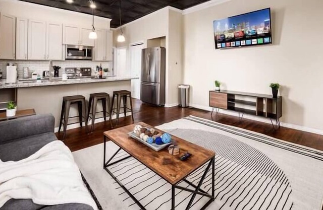 GORGEOUS *NEW* 1BR IN HISTORIC GERMAN VILLAGE l FR