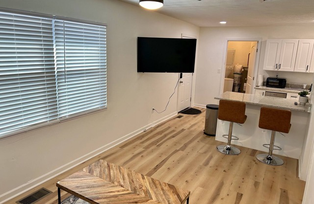 Gorgeous Newly Renovated Apartment! Atlanta