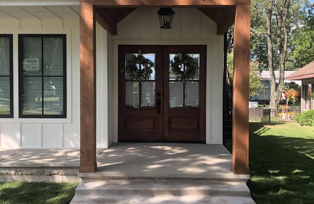 GORGEOUS! Open concept renovation. Wawasee, Oakwood Park water front!