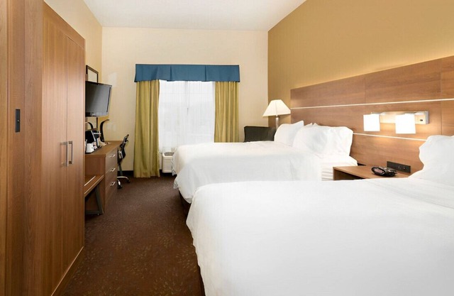 Gorgeous Room for Your Family & Friends! W/Pool