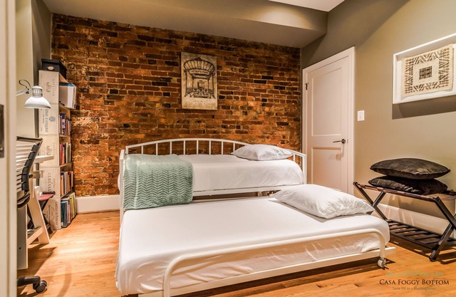 Gorgeous Row House 4 BR w/ 2 Parking! Walk to Metro & DC Monuments!