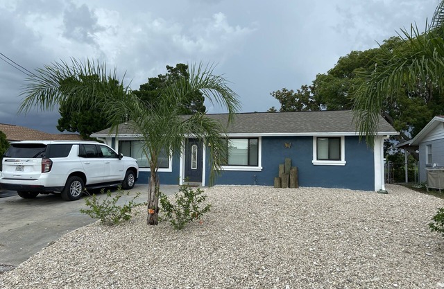 Gorgeous Seaside Seashell Cottage With Kayaks Included!