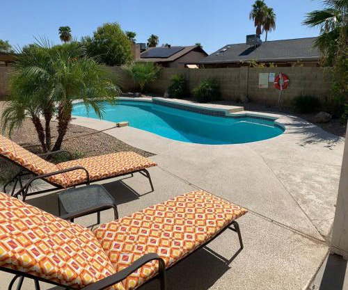 Gorgeous Vacation Home With Free Heated Pool
