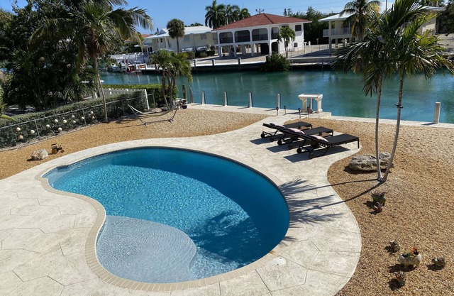 Gorgeous Waterfront Home on Duck Key w/a Large Boat Dock & Amazing Pool!