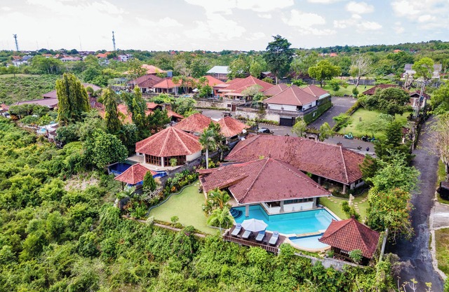 Gorgeus 4 Bedroom Villa With Balangan Ocean View