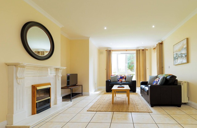 Gort Na Coiribe 3 Bedroom - Galway Lakside Apartments