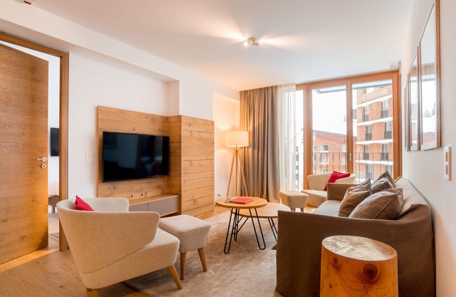 Gotthard Hotel Apartment, complete 2-bedrooms with hotel facilities