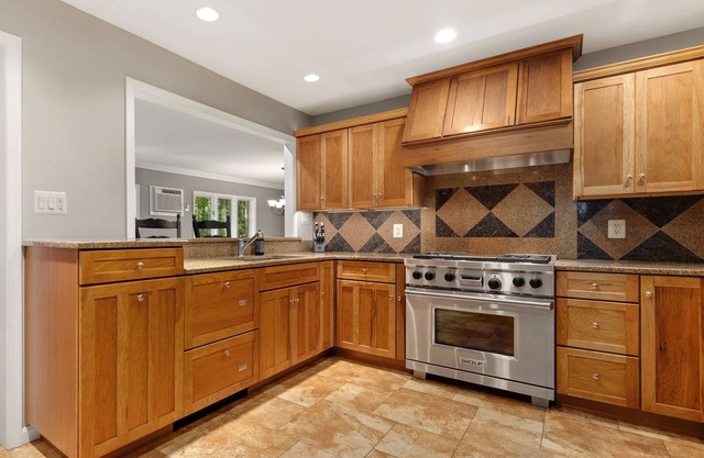 Gourmet Kitchen + Family & Pet Friendly Residence!