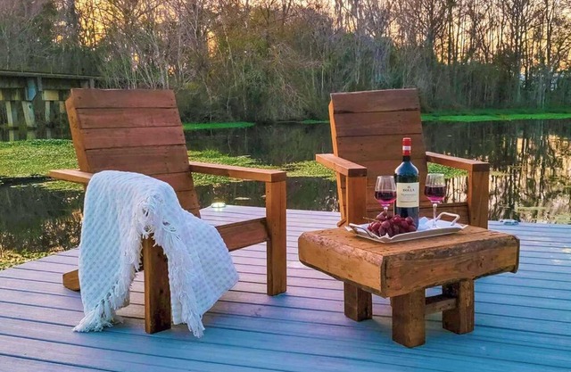 GOVERNOR'S CREEK~Waterfront, King Bed w/Water View