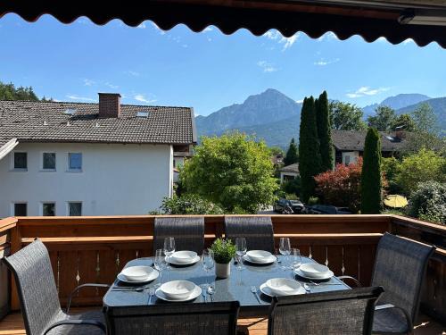Gr Balkon mit Bergblick 2SchlafzimmerParkplatz