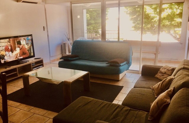 Grand Appartement en Plein Centre-ville D'alès