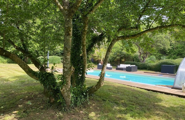 Grand Cottage-Near Benodet-Heated Pool