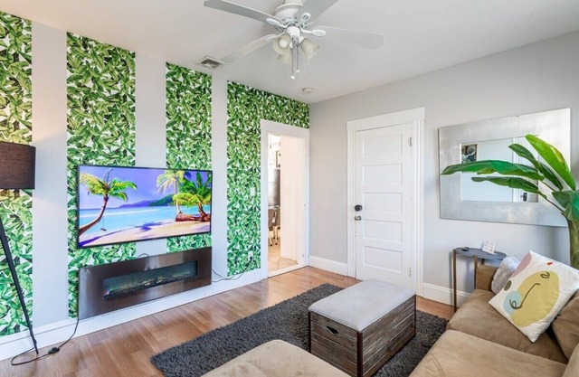 Grand Fairfield Getaway- 5BR Fam-Friendly near I95&Shops - Spacious&Graciousnn