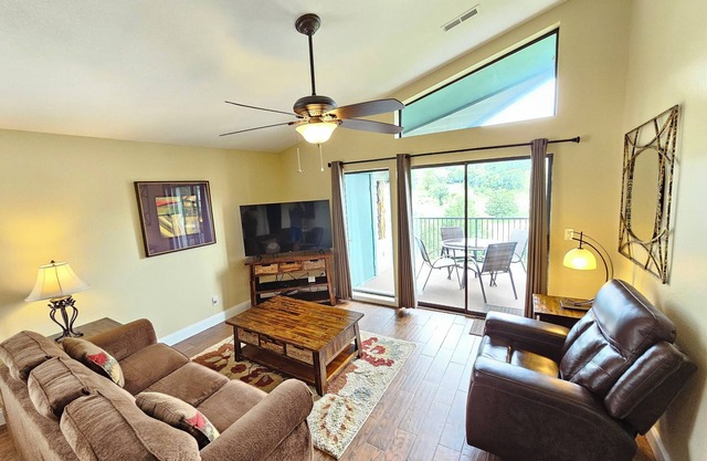Grand Getaway Branson Suite at the Greens at Thousand Hills! Great Rates!