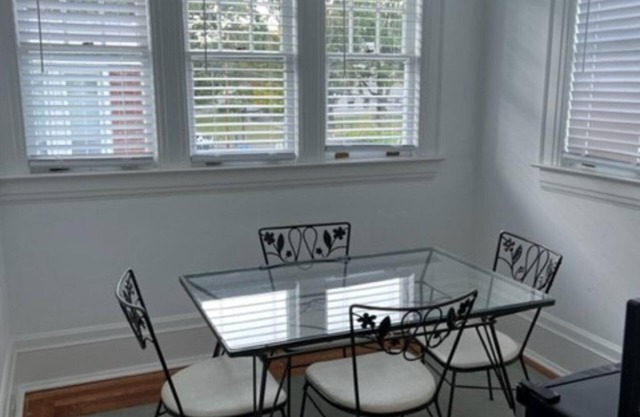 Grand Old White Capitol View Suite