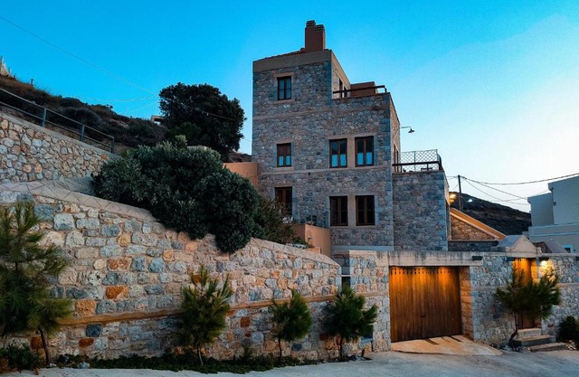 Grande Grotta House