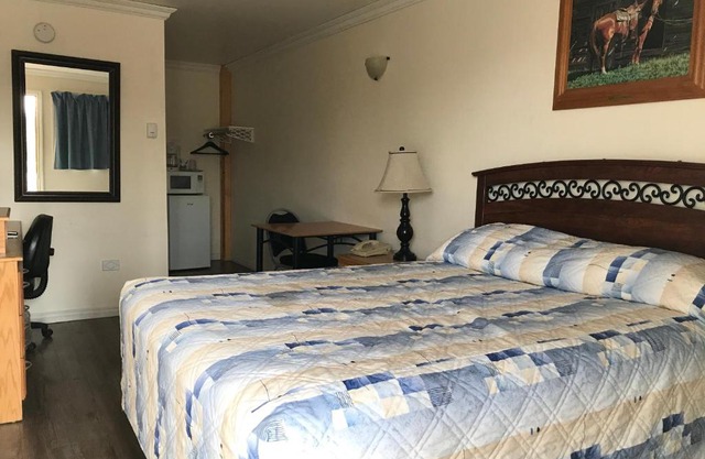 Grassland Motel