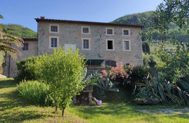 Great 16th Century Villa Faithfully Restored For The Family or Romantic Vacation