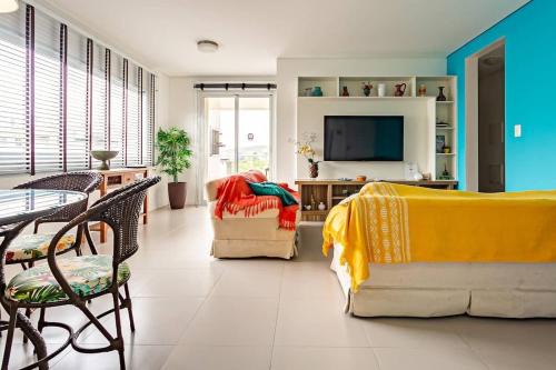 Great apt only 10min from the beach of Jurerê SGA202