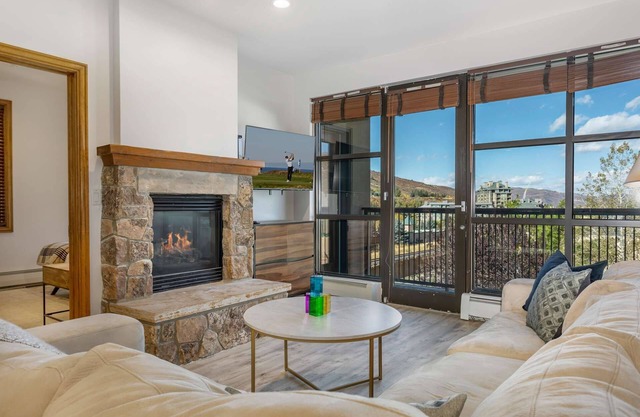 Great Dates and Rates All Summer! Our 1BR is Near Shops & Dining. Long Stay Rates Available