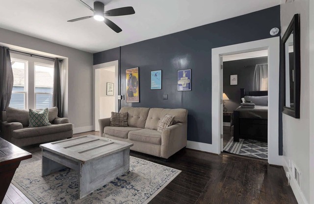 Great for Families|King Beds+Walkable to DT LS