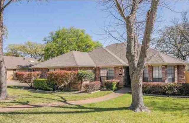 Great home w/deck in E Fort Worth by AT&T Stadium & Arlington, TX Entertainment