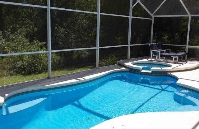 Great home with conservation view in Davenport 324