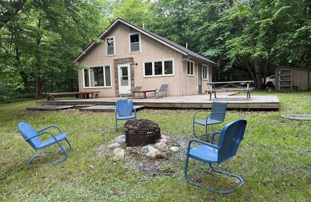 Great little getaway on West Battle Lake! -Sleeps 7, A/C, nice frontage, private