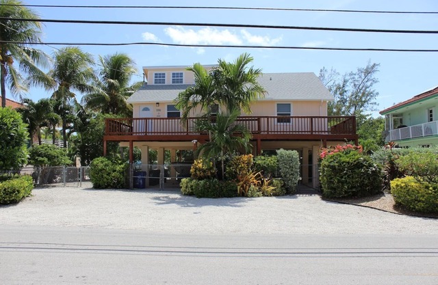GREAT LOCATION ! White Marlin Beach House, Islamorada
