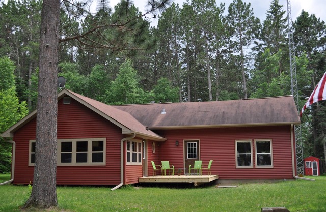 Great northwoods retreat for vacationers, fishermen, and snowmobilers.