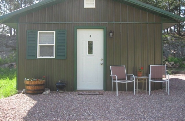 Great Quiet Location! Close to all the Attractions.