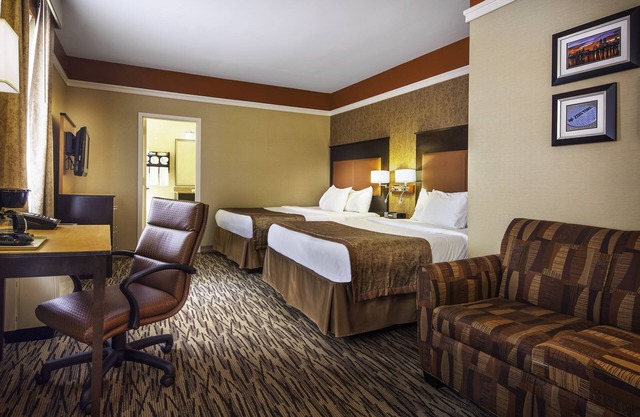 Great Relaxing Overnight Stay! 2 Comfortable Units, Pet-friendly Property