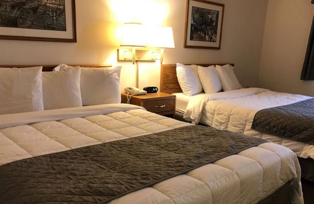Great Relaxing Overnight Stay! 3 Pet-friendly Units, Free Parking, Pets Allowed